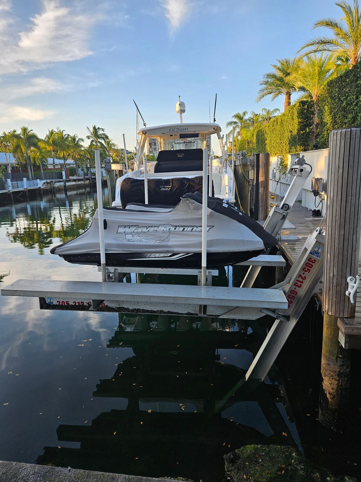 Jet ski lift y Elevador para motos acuáticas instalado en South Florida